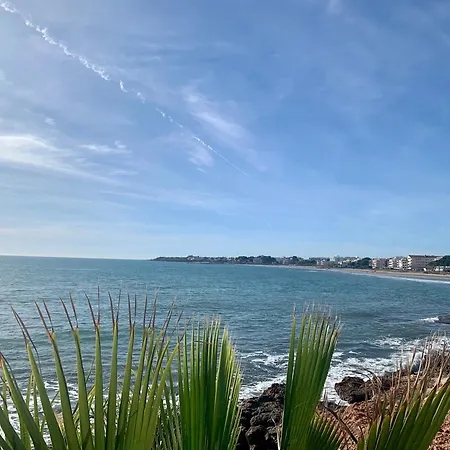 Apartamento En Primera Línea De Playa *